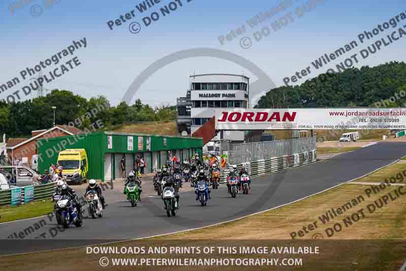 Vintage motorcycle club;eventdigitalimages;mallory park;mallory park trackday photographs;no limits trackdays;peter wileman photography;trackday digital images;trackday photos;vmcc festival 1000 bikes photographs